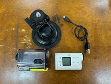 Sony HDR XR105 Full HD Handycam 4.0 MegaPixel mit 80GB HDD Festplatte