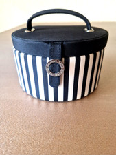 Thomas Sabo Schmuckkoffer, Schmuckschatulle mit Einsatz - 15,5 x 11 cm