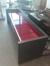 Sideboard mit 2 Schubladen in Rotlack, Seitenwände in Braun- Grauton