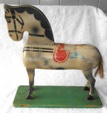 Sehr altes Holz Pferd Spielpferd auf Platte  ca. 37 x 37 cm zum herrichten