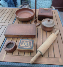 8 tlg. Konvolut Holz. Schale, Dosen, Schachteln, Wimpelhalter, Ascher, Schatulle