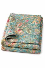 Wohndecke in Quilt-Optik aus