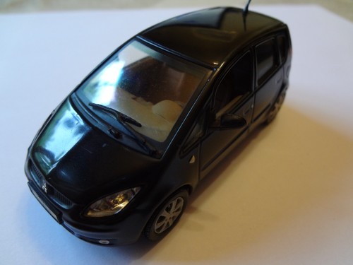 Modellauto mitsubishi - 1:43,