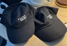 2 Schwarze Baseball Kappen Caps Rund Um Köln 107. 