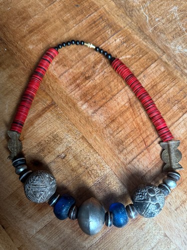 Große afrikanische kette mit - afrikanische,