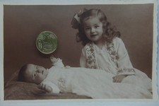 Foto kleines Mädchen lockige