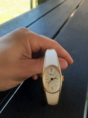 Damen-Armbanduhr