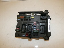 Citroen Xsara BJ 2005 Sicherungskasten 9650663980 1,6l 16V 80 KW Halter defekt