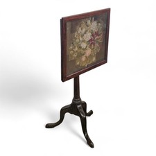 Antiker Podest Weintisch -