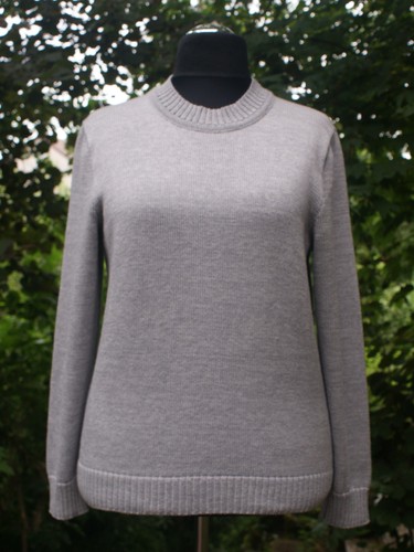 Handgestrickter pullover aus - pullover,