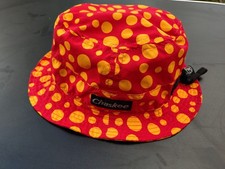 Sommerhut von Chaskee variabel verstellbar rot mit gelben Punkten
