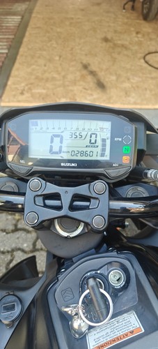 Zum verkauf steht suzuki - zum,