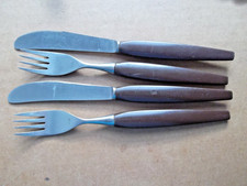 4 Teile DDR   Besteck   2 x Messer   2 x Gabeln     mit Plastegriff    --  (K7)7