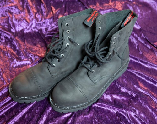 Angry itch vintage - vintage, leather