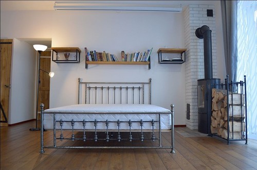 Altmodisches doppel metallbett - altmodisches,