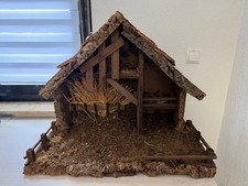 Große Weihnachtskrippe aus