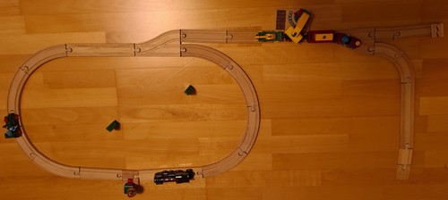 Schienenstrecke mit loks - 2,