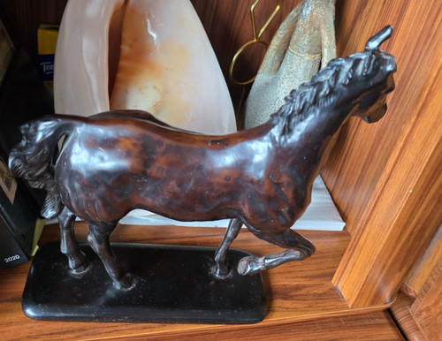 Statuen schwarzes pferd - statuen,