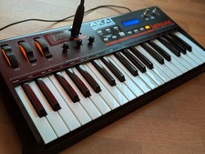Akai Miniak Synthesizer mit