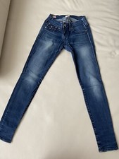 TRUE RELIGION Jeans JULIE SUPER T W26 L34 NEU. Etwas gerissen jedoch geflickt.