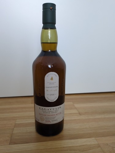 Lagavulin distillery exclusive - distillery,