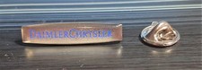 Daimler Chrysler Pin Schriftzug glasiert - Maße 30x7mm