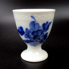 Royal Copenhagen Porzellan Eierbecher Serie Blaue Blume Glatt 10/8179 1. Wahl