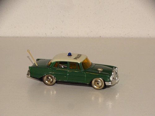 Schuco mirako car 1001 - mirako,