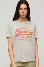 SUPERDRY T-Shirt Tonal VI Graphic Relaxed in Glacier Grey Marl (fmn24-9)