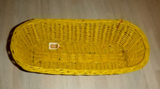 Aufbewahrungskorb, geflochten aus Naturmaterialien gelb lackiert, gut erhalten.