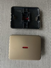 Busch-Jaeger Alpha Nea Wippe mit roter Kalotte in Bronze Typ 1786