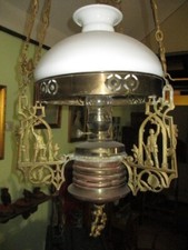 Schöne antike Petroleumlampe