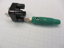 Einbaubuchse für bis zu 4 Bananenstecker (261)