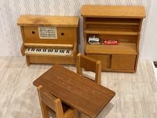 Puppenstubenmöbel meist