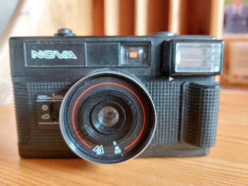 Praktica nova kamera - b,