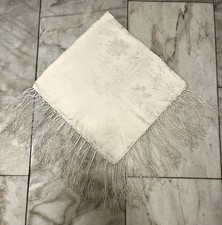 Edles Creme farbenes Seiden Dirndl-Trachtentuch 75 x 75 cm  / Dirndeltuch