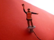 Viessmann - Bewegte Szene " Polizist mit roter Kelle "