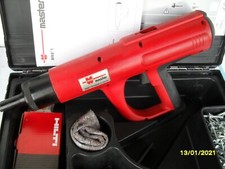 WÜRTH MASTER DIVA 1. PROFI BOLZENSETZGERÄT+VIEL ZUBEHÖR + KOFFER. TOP. ZUSTAND.