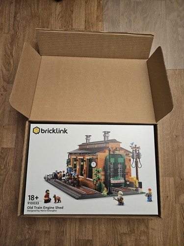 Lego old train engine shed - old,
