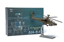 AH-64 Apache mit Ständer -