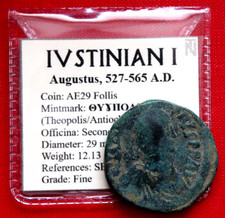 AE29 Byzantiner Follis