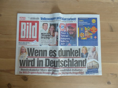 Bildzeitung 2025 ein - 22.10.2025, (ein