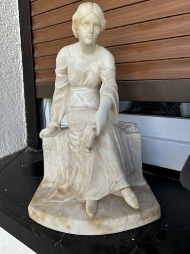 Antike alabasterfigur einer - alabasterfigur,