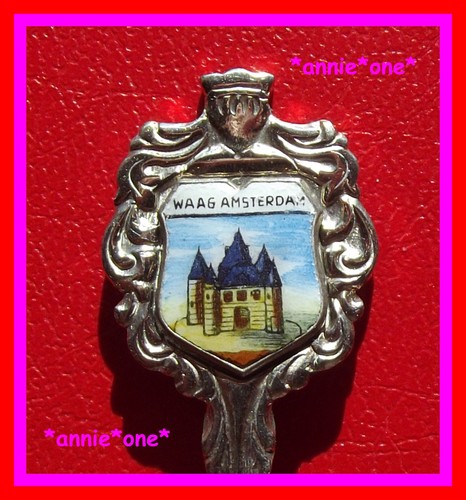 Emaille wappen - ꧁,