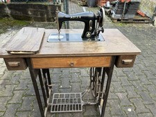Antike Nähmaschine mit