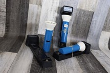 alte Taschenlampe Typ 6250 DDR Notleuchte blau weiß AKA Electric Halterung Artas