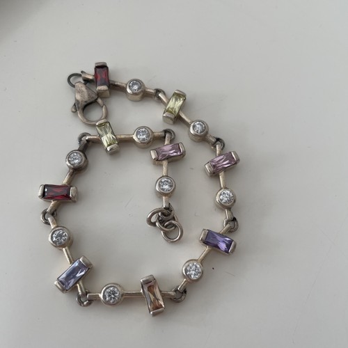 Edelsteinarmband aus der