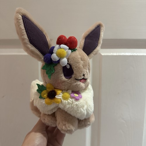 Pokémon center 2019 eevee - pokémon,