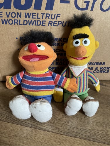 Ernie und bert - bert, plüschfiguren