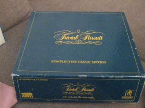 Trivial pursuit - trivial,